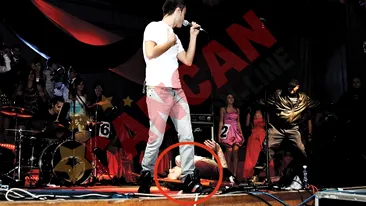 S-a prabusit pe scena