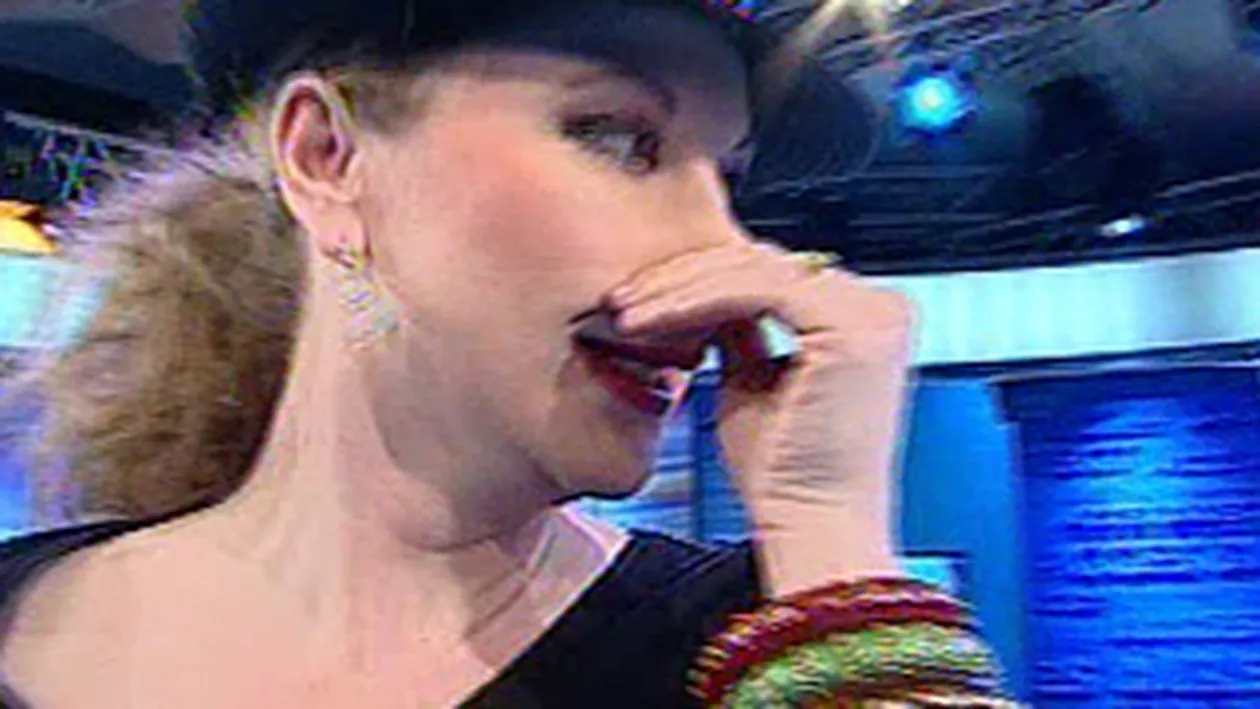 VIDEO Circ cu Oana si Viorel Lis! Uite cum fug Oana si Simona Gherghe cand vad un sarpe