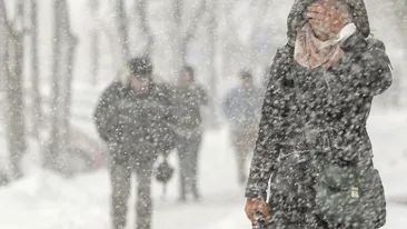 Iarna își intră în drepturi! Cod galben de ninsori și viscol în 13 județe din România
