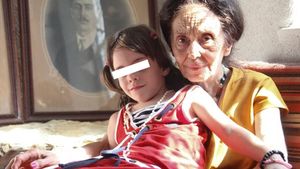 Fiica Adrianei Iliescu şi-a făcut primul selfie din viaţa ei, iar noi vi-l arătăm!