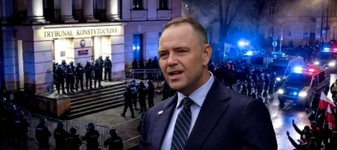 Criză majoră în Polonia. Protestele se intensifică pentru a doua seară la rând. Președintele acuză o „preluare cu forța” a Curții Constituționale, poliția intervine, iar doi ambasadori demisionează