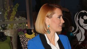 Ce drăgălasă era! Eleva din imagini este, astăzi, una dintre cele mai admirate femei din televiziune! O recunosti?