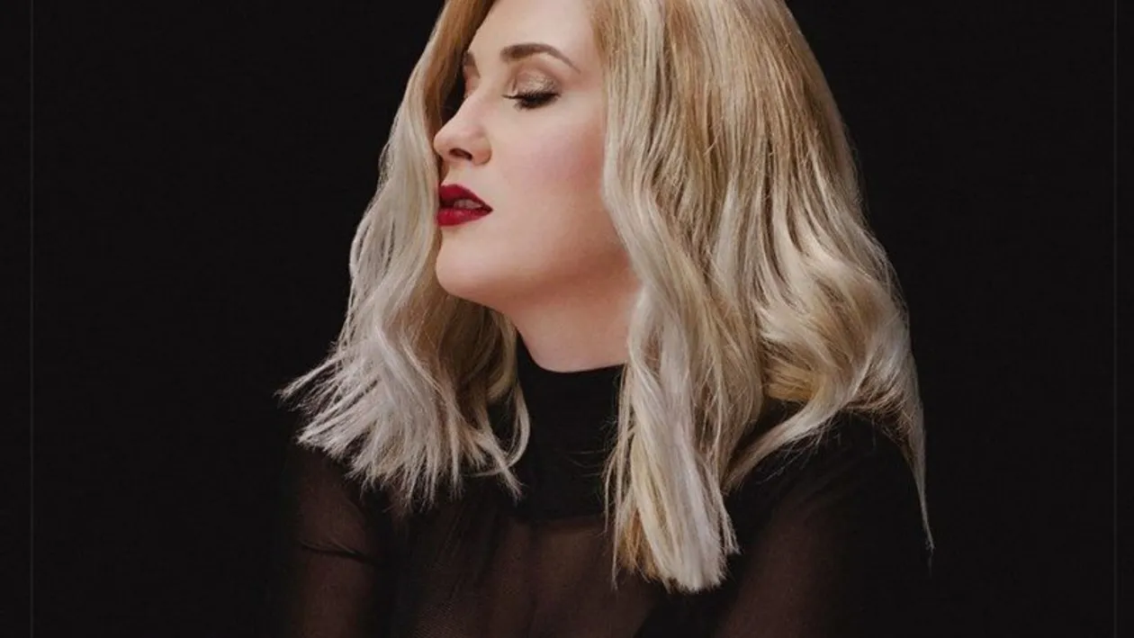 Adda a izbucnit în lacrimi pe rețelele de socializare: ”Mă țin tare”. Ce a pățit cântăreața?