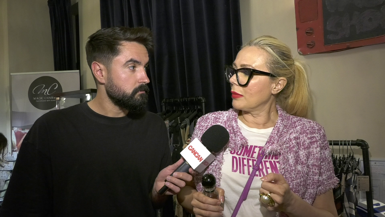 Dana Săvuică: "Femeia modernă, cea care se dorește a fi egală cu bărbatul a lăsat cratița deoparte, a luat hățurile în mână, ea conduce acum totul, inclusiv aduce banii acasă!" (Foto: captură video)