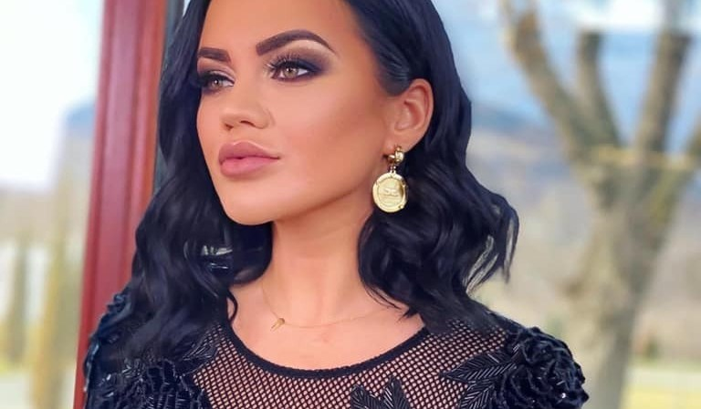 Carmen de la Sălciua și-a lăsat fanii mască: ”Și nu e nici măcar…”