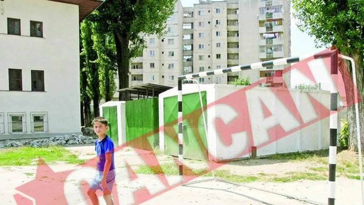 Garajele, demolate de Poteras, au ajuns In curtea unei Scoli