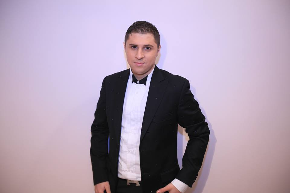 Un manelist cunoscut a intrat cu bolidul de lux într-un gard! A fugit de la locul accidentului