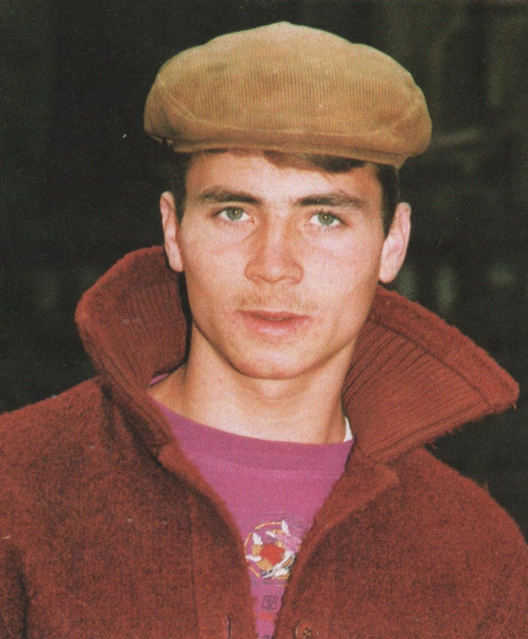 În ’89, avea 14 ani şi era simbolul luptei anti-Ceauşescu. Cum arată ”Gavroche al României” la 27 de ani de la Revoluţie