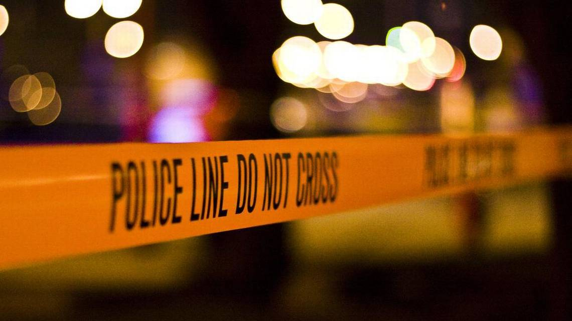 A mers costumat în Moş Crăciun la o petrecere, dar nimeni nu se aştepta la ororile care au urmat. Poliţia a sosit de urgenţă în câteva minute