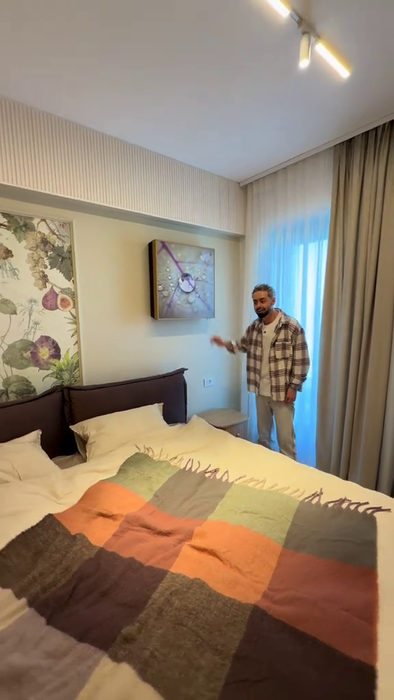Cum arată apartamentul Alexandrei și al lui Radu Bucălae. Ce aparat au ales să ‘ascundă’ în mobila din bucătărie, deși îl folosesc zilnic