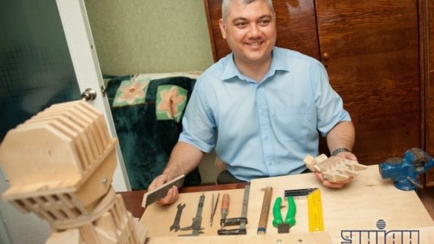 Asta e fiul ADEVARAT al lui Pinocchio! "Traieste" in Ucraina si se pregateste de nunta! Vezi cum arata! :))