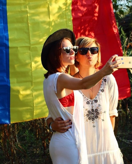 Ce s-a ales de veverițele lui Cătălin Măruță după ce au fost concediate de la Pro TV. Cum arată Alina și Mădălina acum și ce au ajuns să facă pentru bani