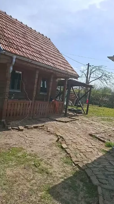 Cum arată casa de la țară a lui Puya. Locuința a fost renovată chiar de artist