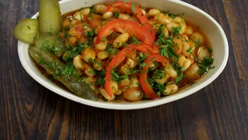 Rețeta de iahnie de fasole, ca pe vremea lui Caragea Vodă. Ingredientele care o fac delicioasă