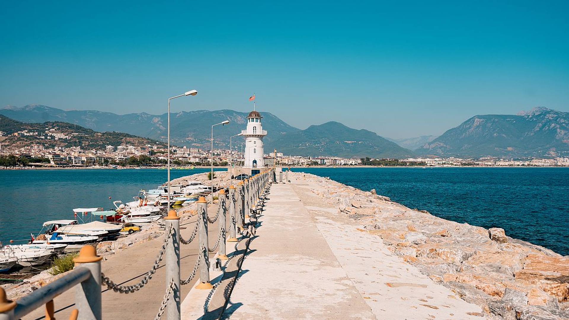 Avantajele de care te poți bucura dacă rezervi un last minute în Antalya