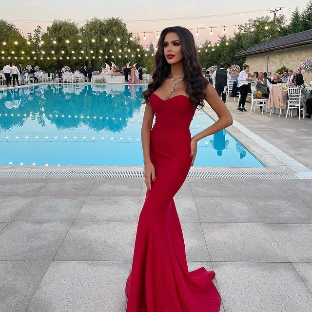 Claudia știe cum să atragă atenția oricui (Foto: Instagram)