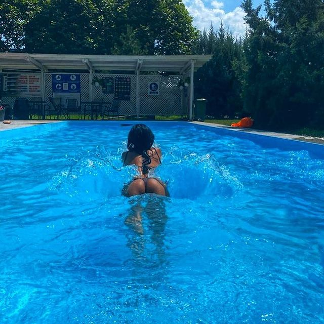 Denisa, stewardesa sexy / Sursă foto: Instagram