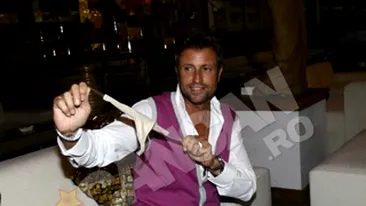 Razboiul burlacilor: Botezatu vs. Draghia! Afla marturisirile lor despre sex! Pe care il alegi?