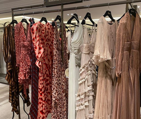 Maria Lucia Hohan este cunoscută drept ”Regina rochiilor de nuntă”