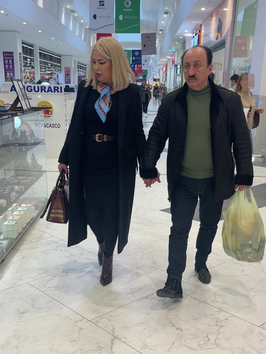 Nicolae și Elena Cristescu, relaxare la mall (SURSA FOTO: CANCAN.RO)