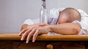 Bărbații din România sunt campioni mondiali la consum de alcool, dar cum stau româncele? Cum arată clasamentul publicat de presa britanică