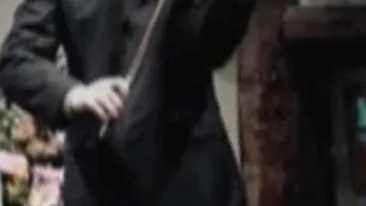 Un tanar violonist si-a luat viata dupa ce a fost filmat sarutandu-se cu iubitul sau