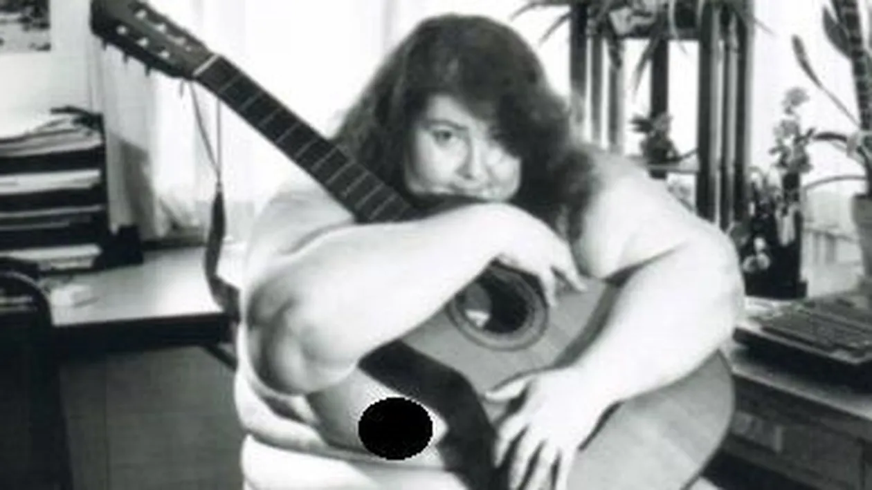 Ce-o fi fost in mintea lor? Top 15 cele mai urate coperte de albume!