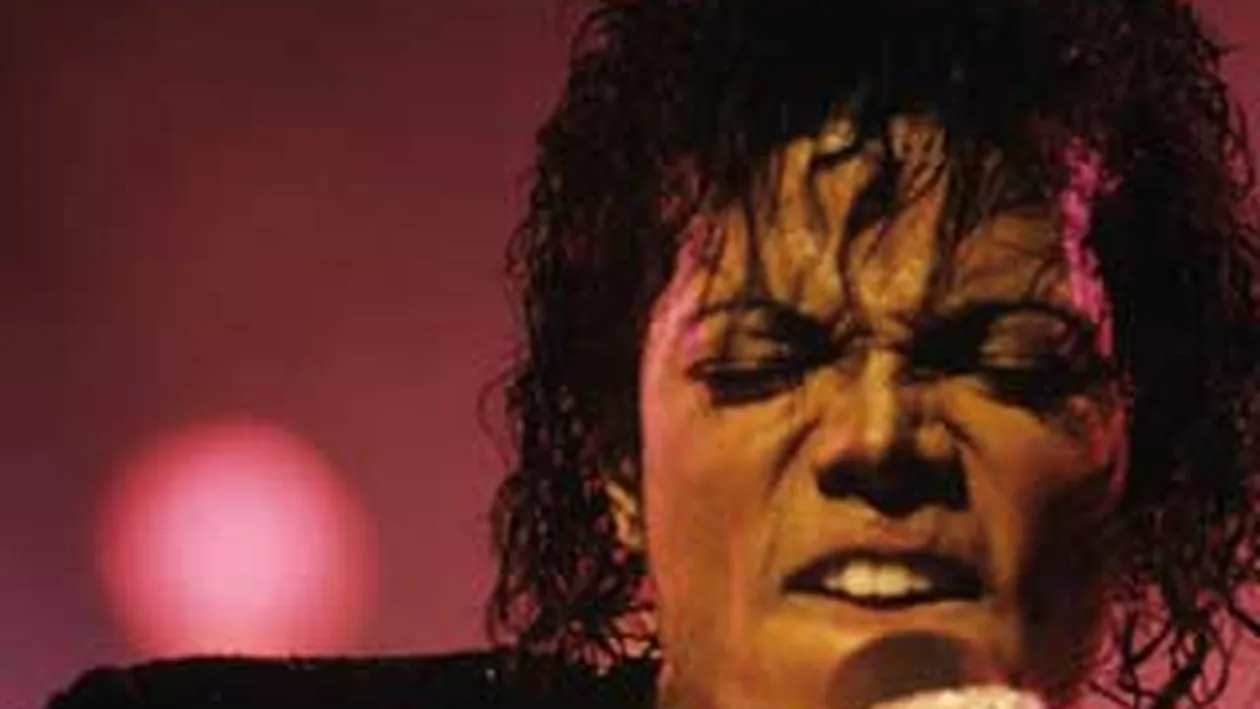 VIDEO Michael Jackson se dadea in vant dupa cheeseburger si nu a stiut ce este aceea o prostituata!