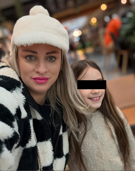 De ce Sânziana Buruiană alăptează de 10 ani. Nu și-a înțărcat fiicele deoarece „Mie îmi place să…”
