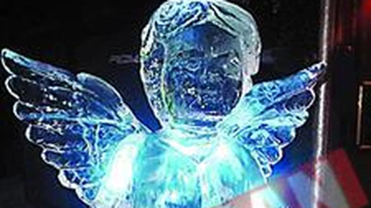 Sculpturi din gheata pentru mesele bogatasilor