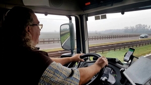 Apelul unui șofer de tir: ”Haideți să o găsim pe Alexandra!” Ce recompensă oferă