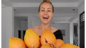 O influenceriță de 39 de ani a murit brusc, după ce a consumat timp de 10 ani numai fructe și legume. Cum arăta după dieta draconică