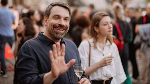 Ce au făcut Alexandru Papadopol și Cristiana Luca după ce s-au cununat civil de Valentine's Day. S-a întâmplat totul în discreție!