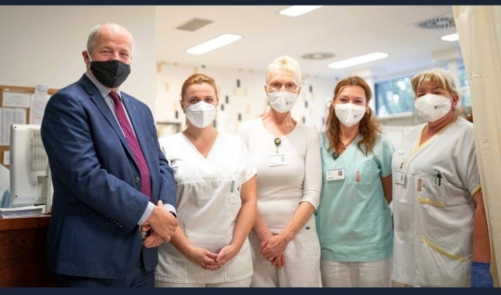 Ministrul Sănătăţii din Cehia a fost demis după ce încălcat propriile restricţii anunțate împotriva noului coronavirus. Cum a fost surprins Roman Prymula