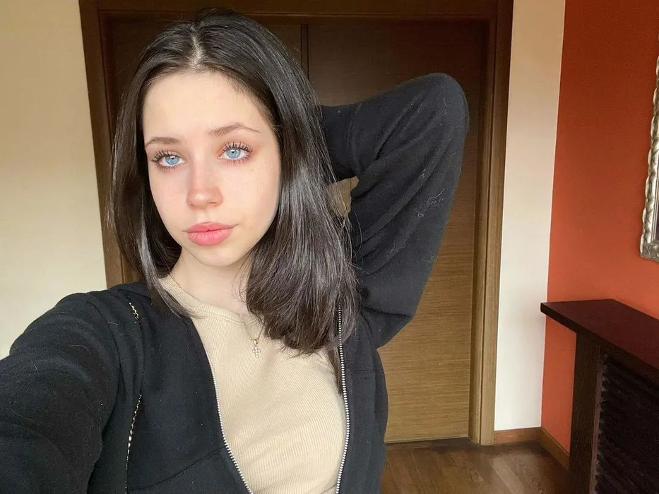 Violeta, o adevărată domnișoară. Cum arată fiica Andreei Marin și a lui Ștefan Bănică Jr. la 15 ani. GALERIE FOTO