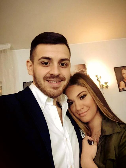Betty Salam și fiul ei, surprinși într-o ipostază emoționantă: ”Ce frumos doarme…”