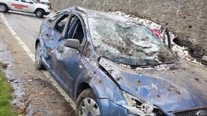 Două mașini au fost surprinse de avalanșă pe Transfăgărășan! O persoană a fost rănită