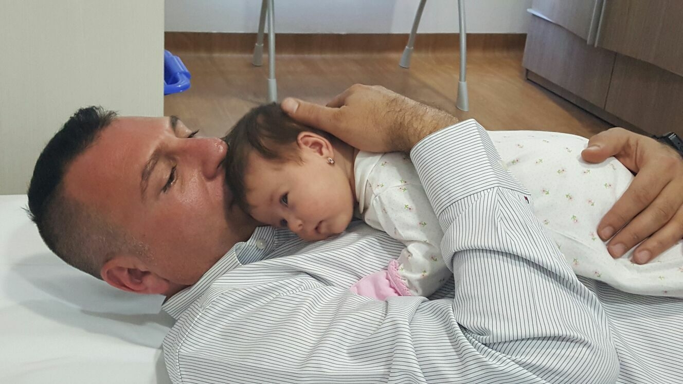 La o zi de la externare, micuţa s-a întors la spital. Soţia lui Sabbagh, mărturii exclusive: ”Anais a făcut din nou febră şi…”