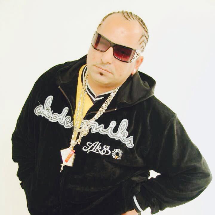 Cât de mult s-a schimbat Romeo Fantastik! Supranumit Regele Sexului, manelistul are aceleași apariții excentrice