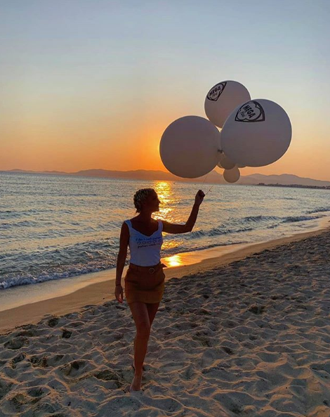 Hannelore de la ”Insula Iubirii” ipostaze sexy pe plaja din Mallorca. Cum s-a fotografiat blondina