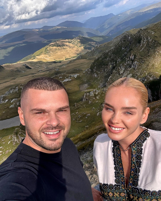 Maria Constantin și soțul ei, Robert Stoica, au pensiune la Curtea de Argeș. Foto: Facebook / Maria Constantin