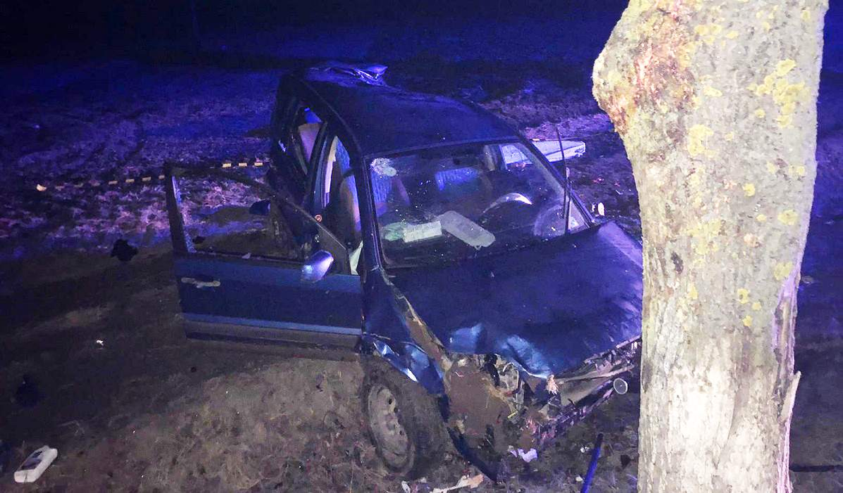 Sfârșit tragic pentru un călugăr din Constanța. A intrat cu mașina într-un pom, iar oamenii nu exclud varianta unei sinucideri
