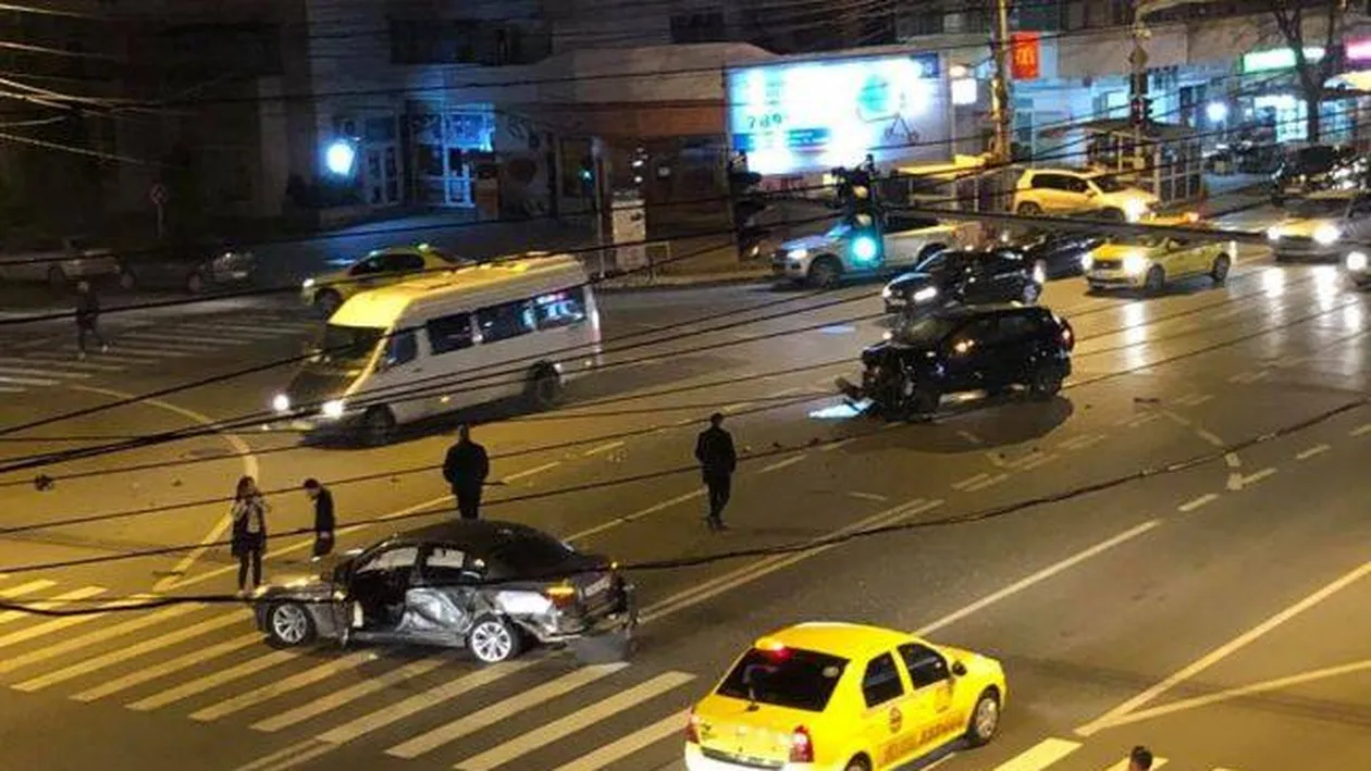 Varianta Poliției despre accidentul în care a fost implicat Mihai Chirica, primarului Iașului. Cine a fost șoferul care a intrat pe culoarea roșie a semaforului