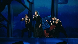 Cine este, de fapt, bărbatul sexy care a pregătit show-ul lui Ester Peony de la Tel Aviv! A fost la Exatlon și Dansez pentru tine