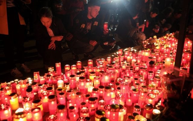 Marș în memoria victimelor tragediei din Clubul Colectiv, în Capitală. VIDEO