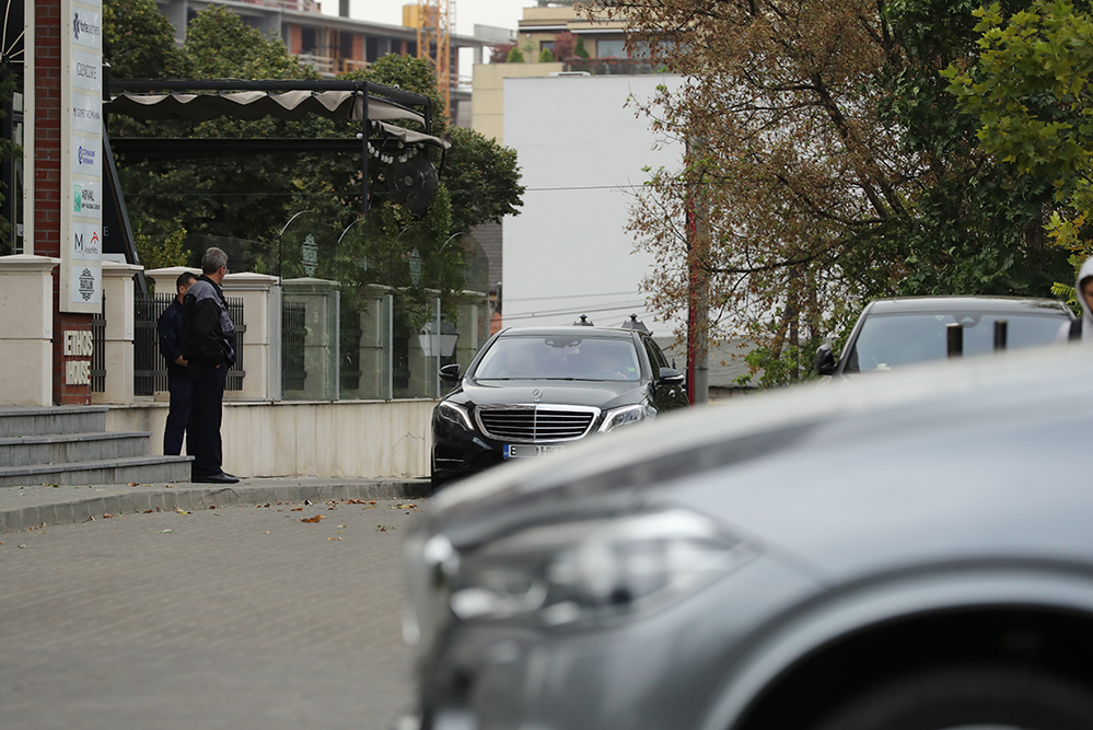 Superbul Mercedes clasa S, de 100.000 de euro, cu care merge tânărul CEO SOCAR România