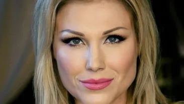 In timp ce sotul ei e arestat la domicliu, ea “isi face veacul” la mall! Cu cine iese in oras Cristina Rus