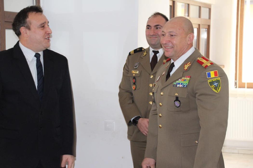 Veteranul Ion Pescărelu a fost sărbătorit deopotrivă de armată și de civili