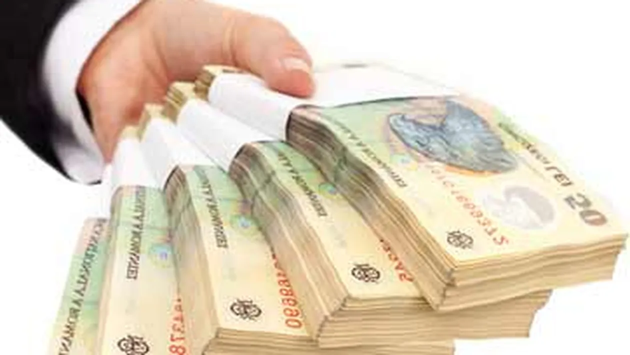 Cum s-a trezit un român cu 131.000 de lei în cont, după ce banii de la o firmă de salubritate din Iași au ajuns din greșeală la el! N-a spus nimănui, iar acum e căutat de Poliție