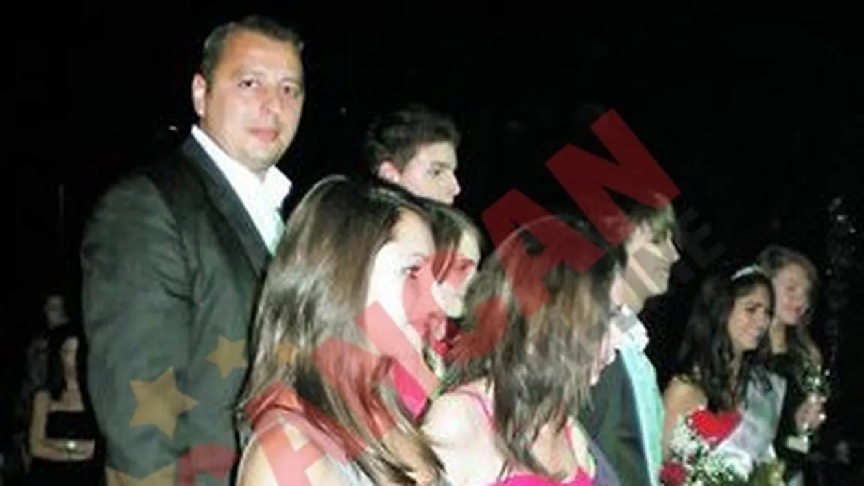 Stefan Florescu petrece cu tinerii de Dragobete